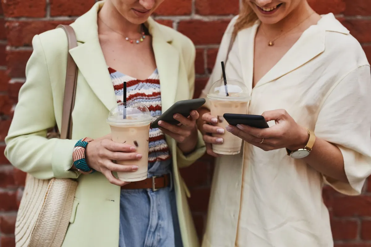 How to Create a Group Chat on Onyx Chat and Invite Members